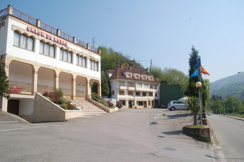 Hotel Penagrande Cangas De Narcea Exteriör bild