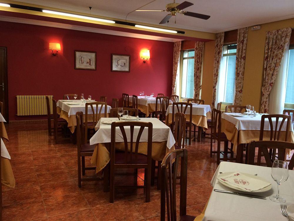 Hotel Penagrande Cangas De Narcea Exteriör bild