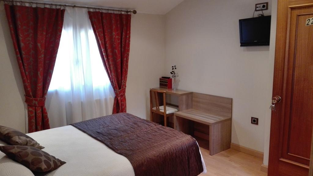 Hotel Penagrande Cangas De Narcea Exteriör bild