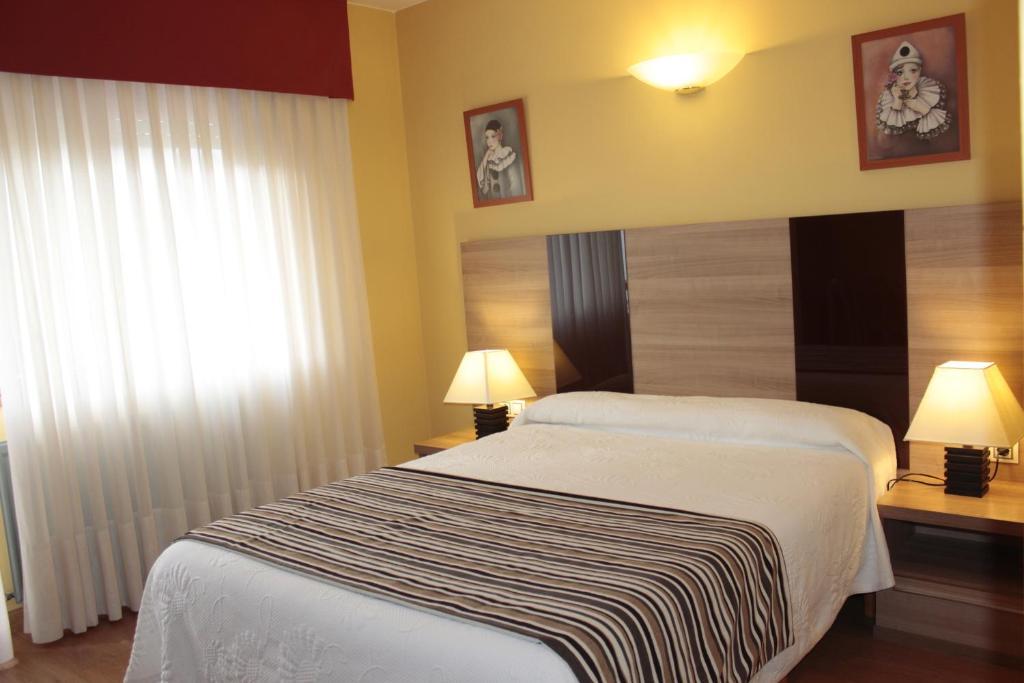Hotel Penagrande Cangas De Narcea Rum bild