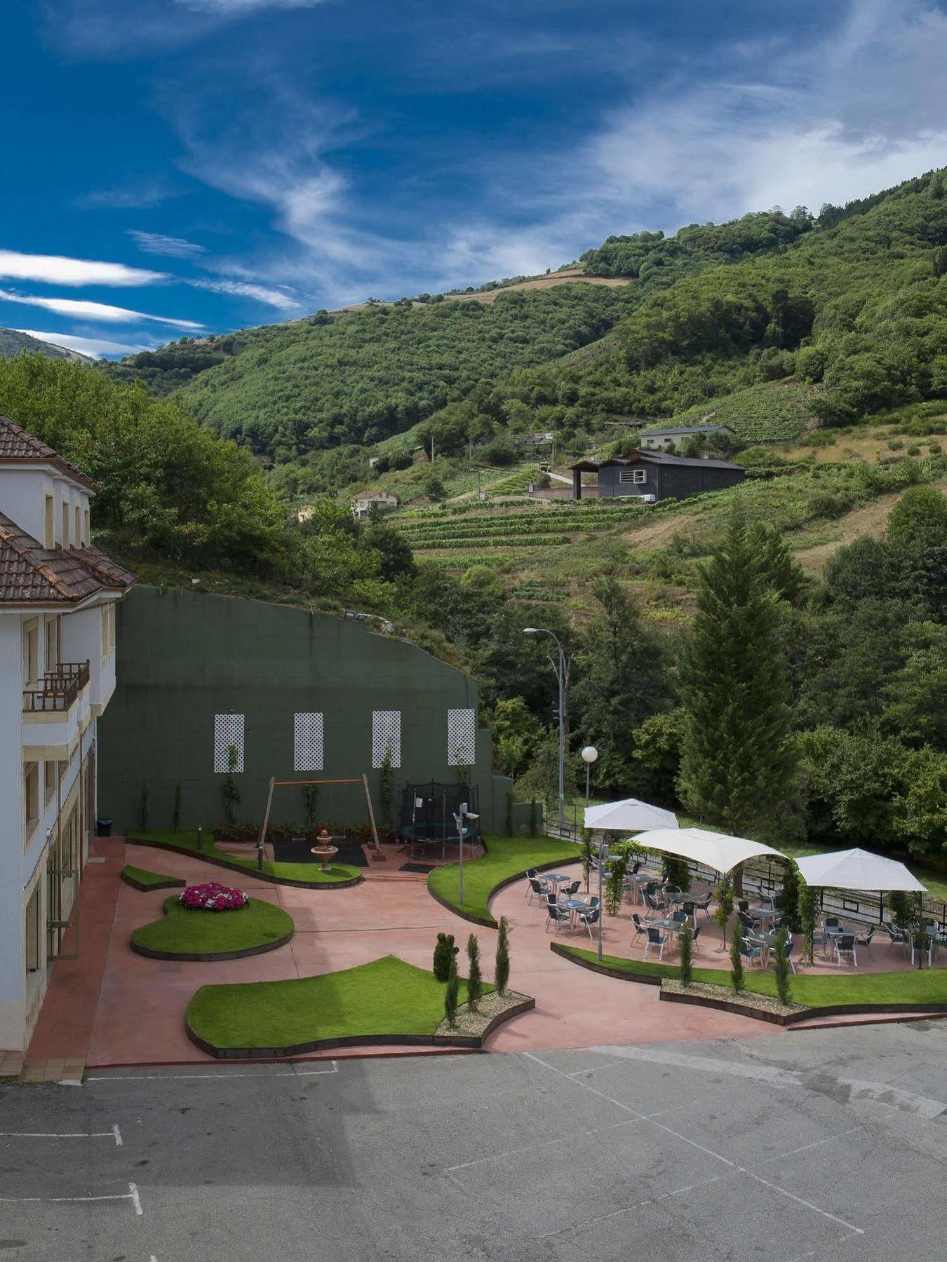 Hotel Penagrande Cangas De Narcea Exteriör bild